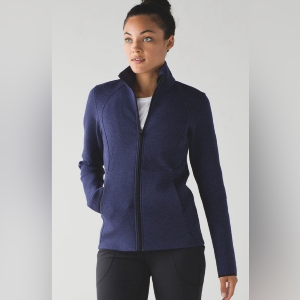 Lululemon Insculpt Jacket
Heathered Deep Indigo / Deep Indigo. Size 4.